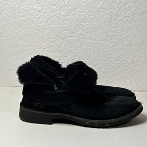 UGG Women's Mckay Ankle Boots Black Sheepskin Suede Fur Lined Size 8